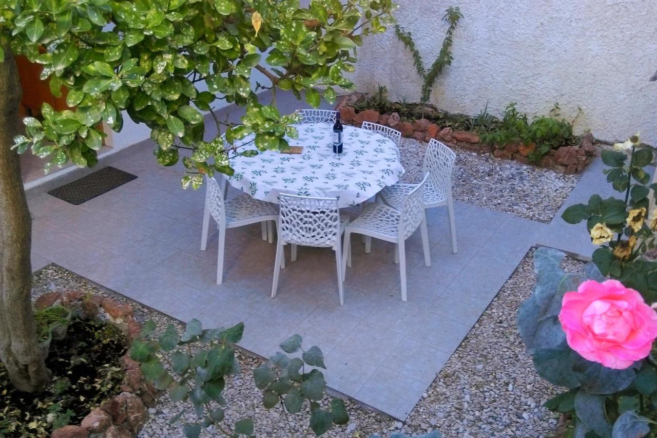 Apartments With A Parking Space Bol, Brac - 4658 Екстер'єр фото
