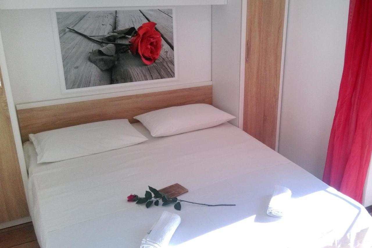 Apartments With A Parking Space Bol, Brac - 4658 Екстер'єр фото